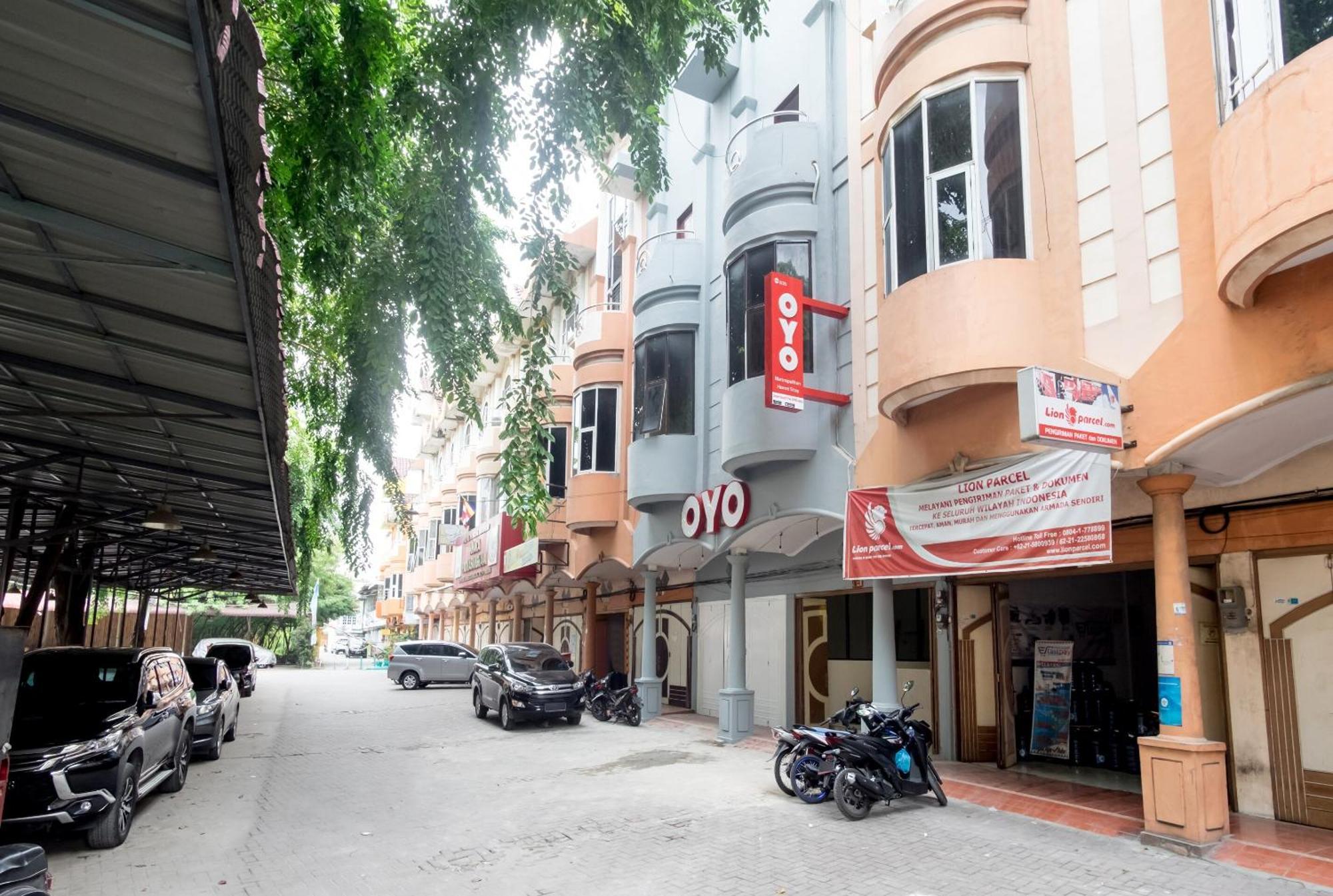 Hotel O Metropolitan Homestay Near Komplek Asia Megamas Медан Екстер'єр фото