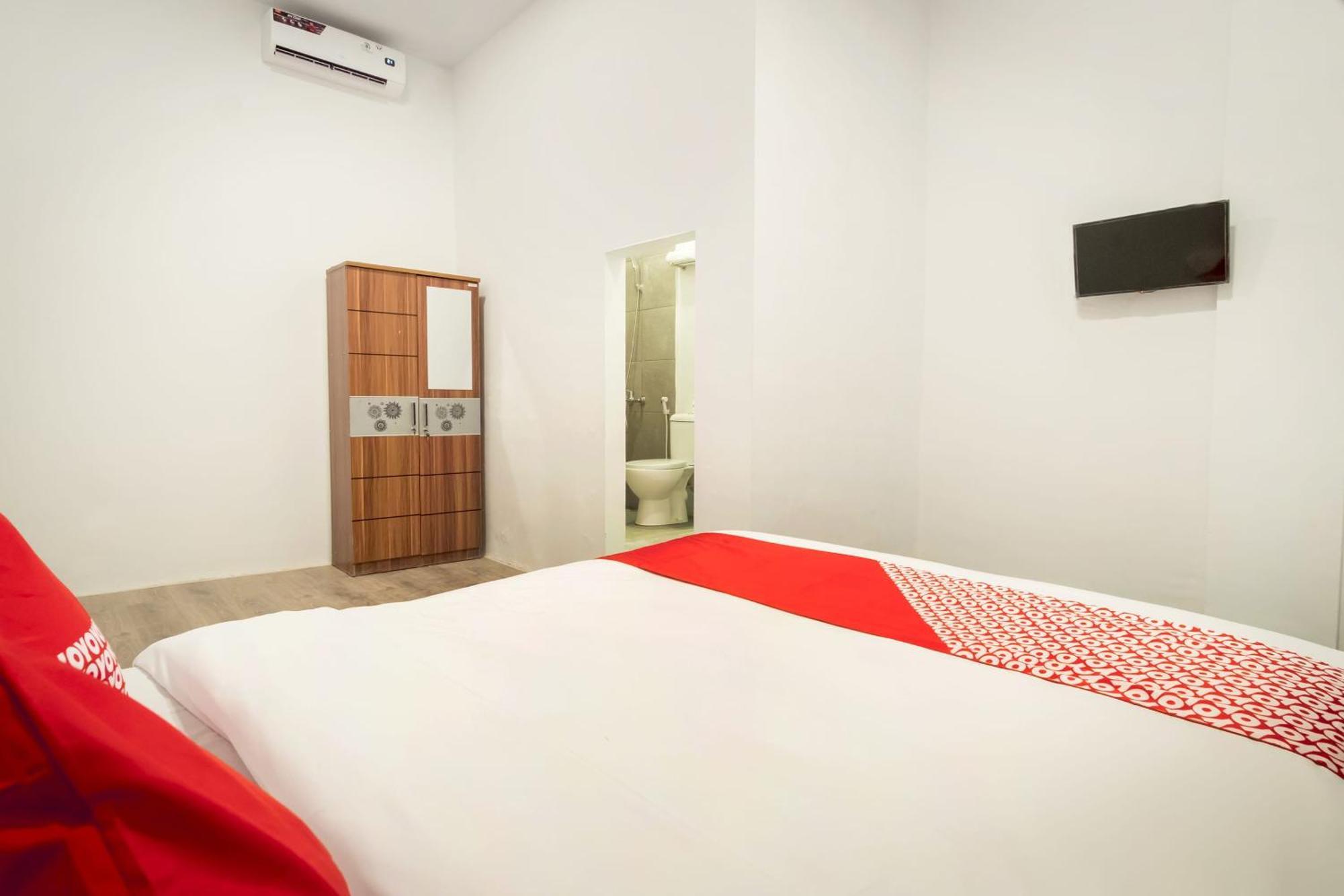 Hotel O Metropolitan Homestay Near Komplek Asia Megamas Медан Екстер'єр фото
