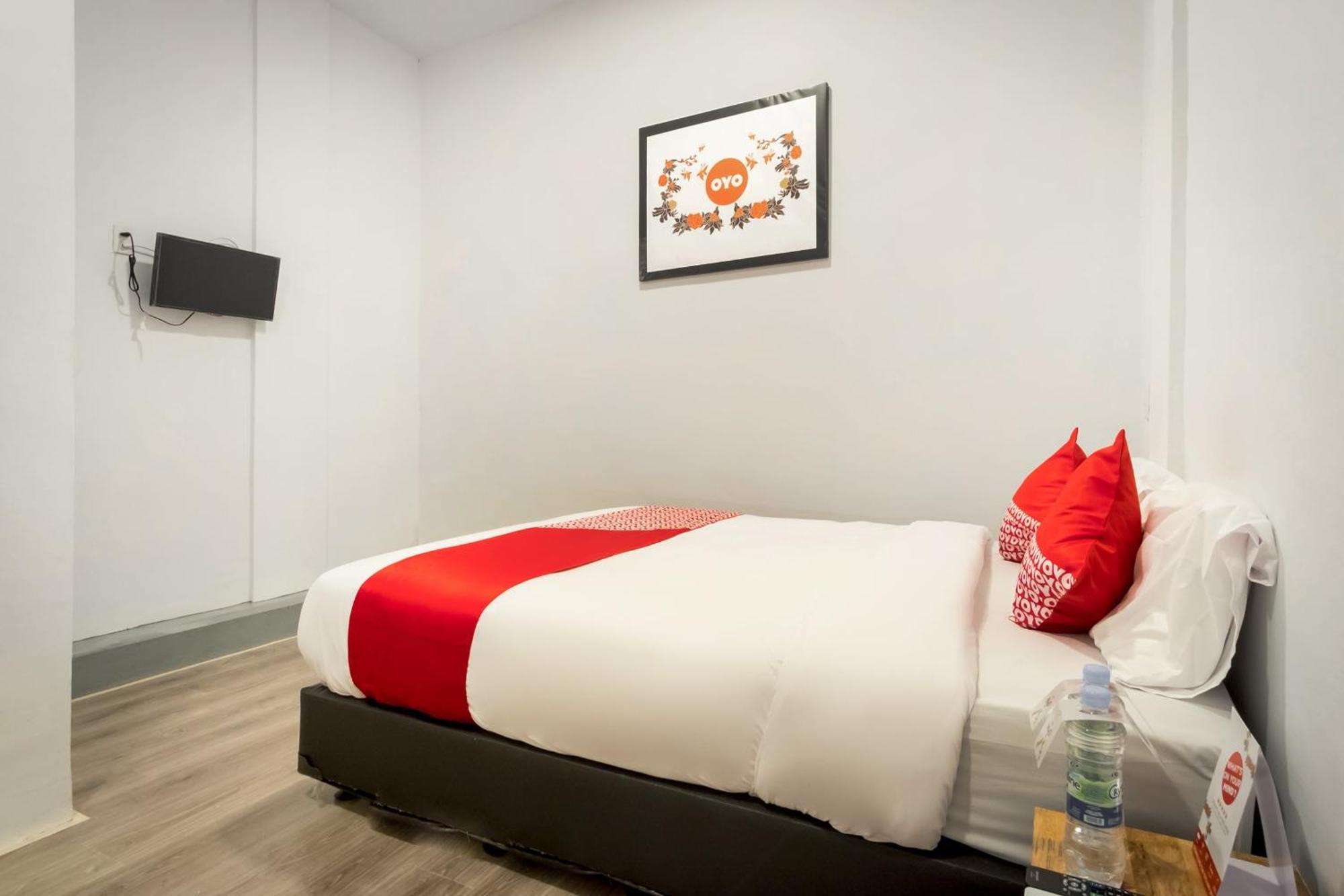 Hotel O Metropolitan Homestay Near Komplek Asia Megamas Медан Екстер'єр фото